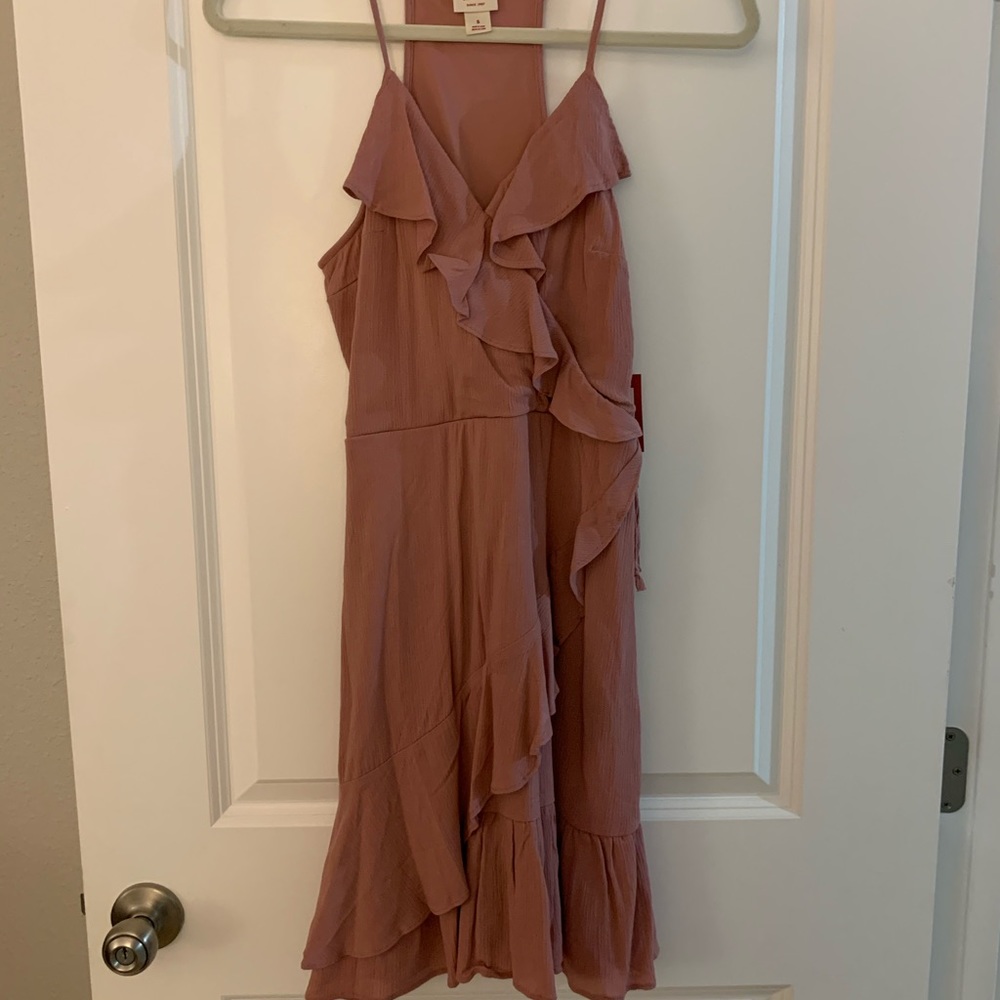 NWT Mossimo dress w/ ruffled hem and neckline